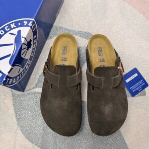 Women's Birkenstock Boston Mocha Suede Shoes - Narrow Fit